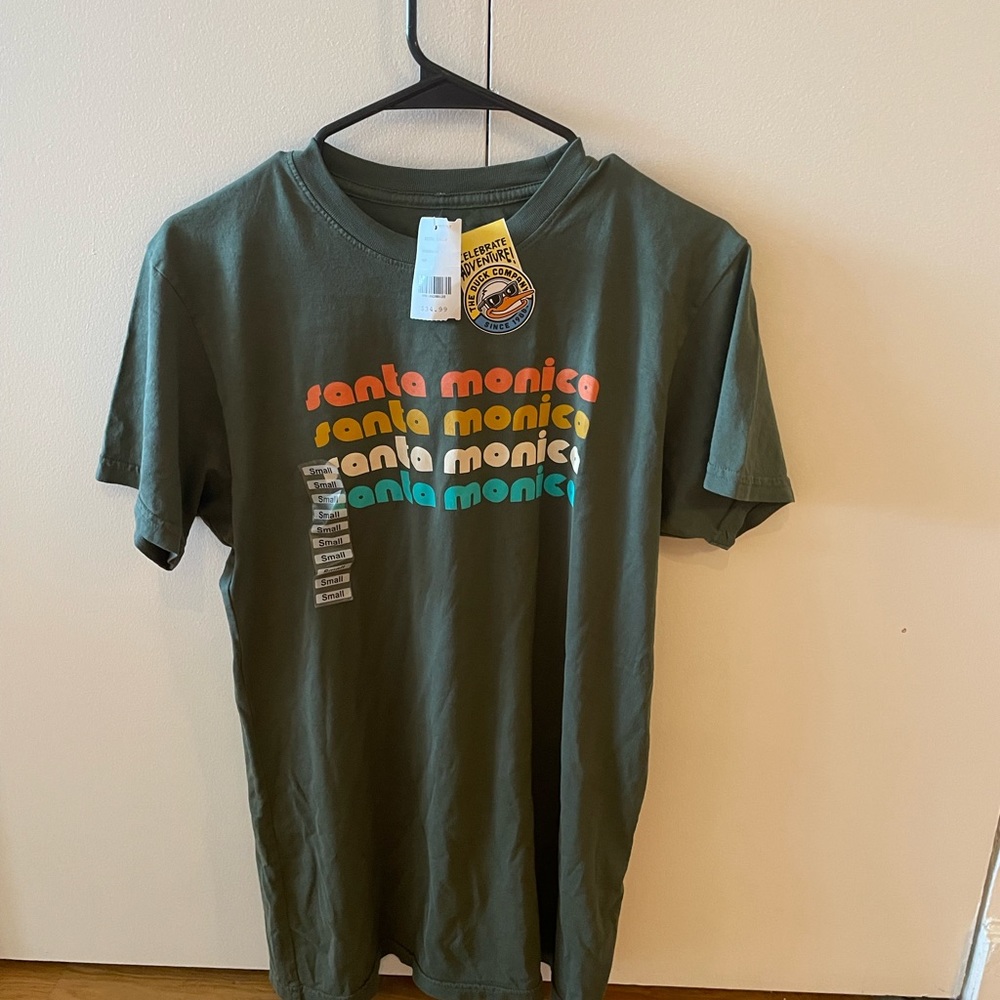 NWOT / Never Worn Men’s Small Santa Monica t-shirt
